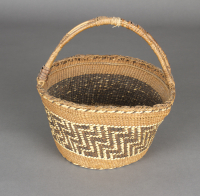 Yaquina%20artist%2C%20%3Cb%3E%3Ci%3E%20Basket%3C%2Fi%3E%3C%2Fb%3E%2C%20ca.%201900%2C%20hazel%20shoots%20and%20beargrass%2C%20The%20Elizabeth%20Cole%20Butler%20Collection%2C%20no%20known%20copyright%20restrictions%2C%202012.25.20